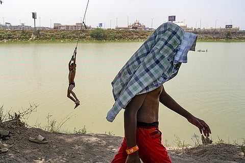 Weather: Hot Summer in Delhi